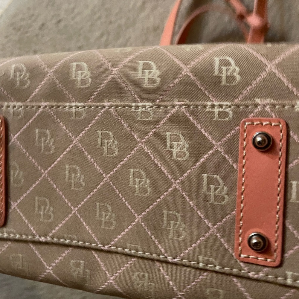Dooney & Bourke bag